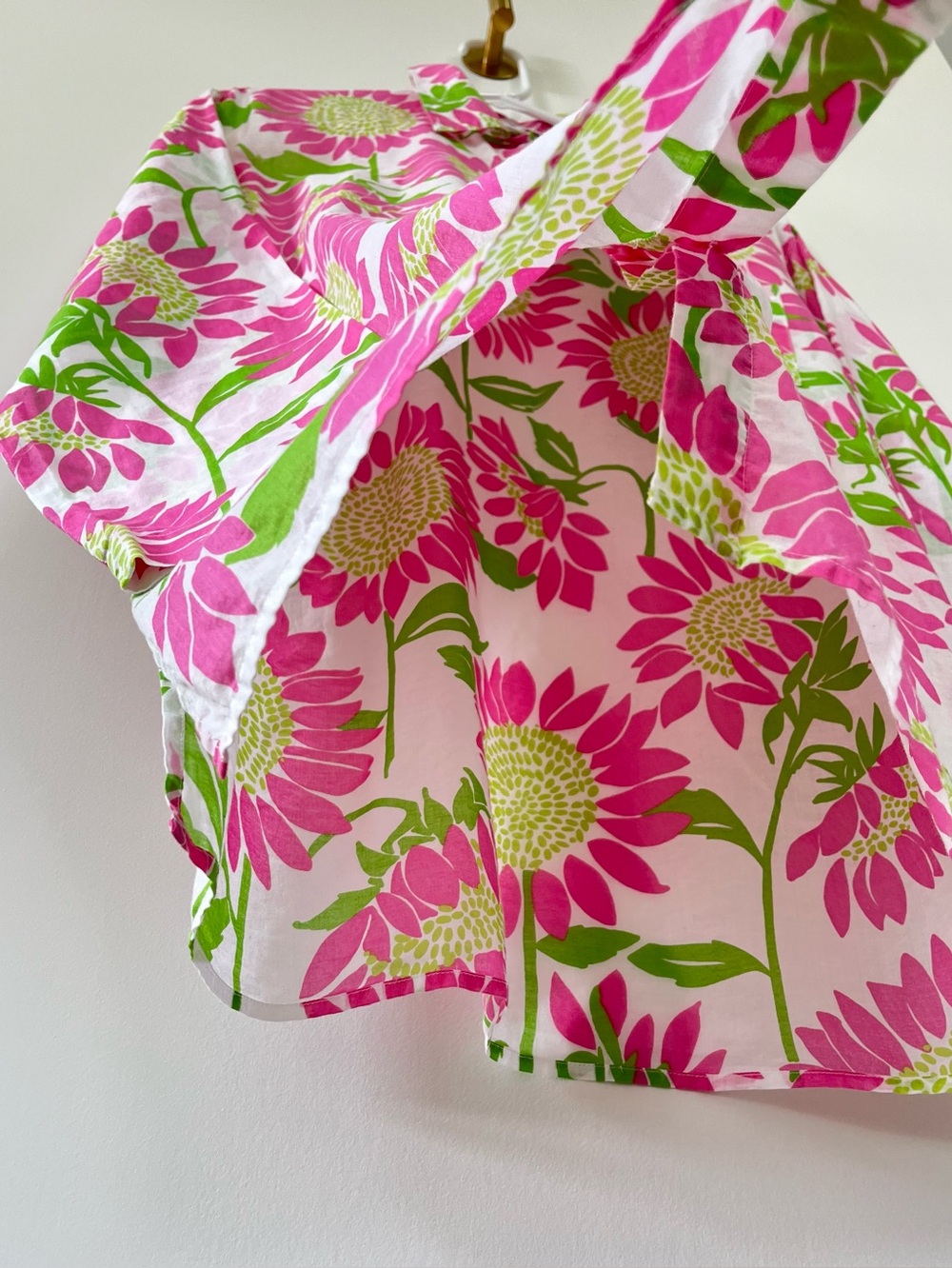 Lilly Pulitzer Vintage Lightweight Shirt With Vibrant Pink Floral Sunflowers - Picture 5 of 17